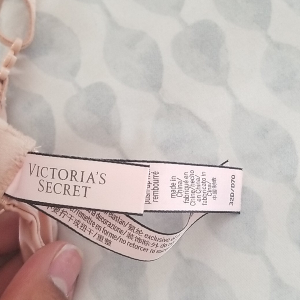 Pink bra - Picture 3 of 3